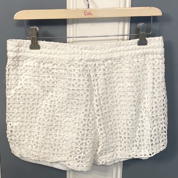 Anthropologie Elevenses Crochet White Short with Elastic Waist & Tie-strings. Md - Picture 6 of 12